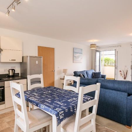 Stone'S Throw Appartement Charlestown  Buitenkant foto