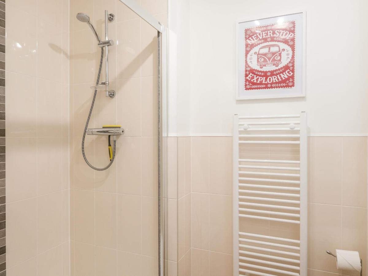 Stone'S Throw Appartement Charlestown  Buitenkant foto